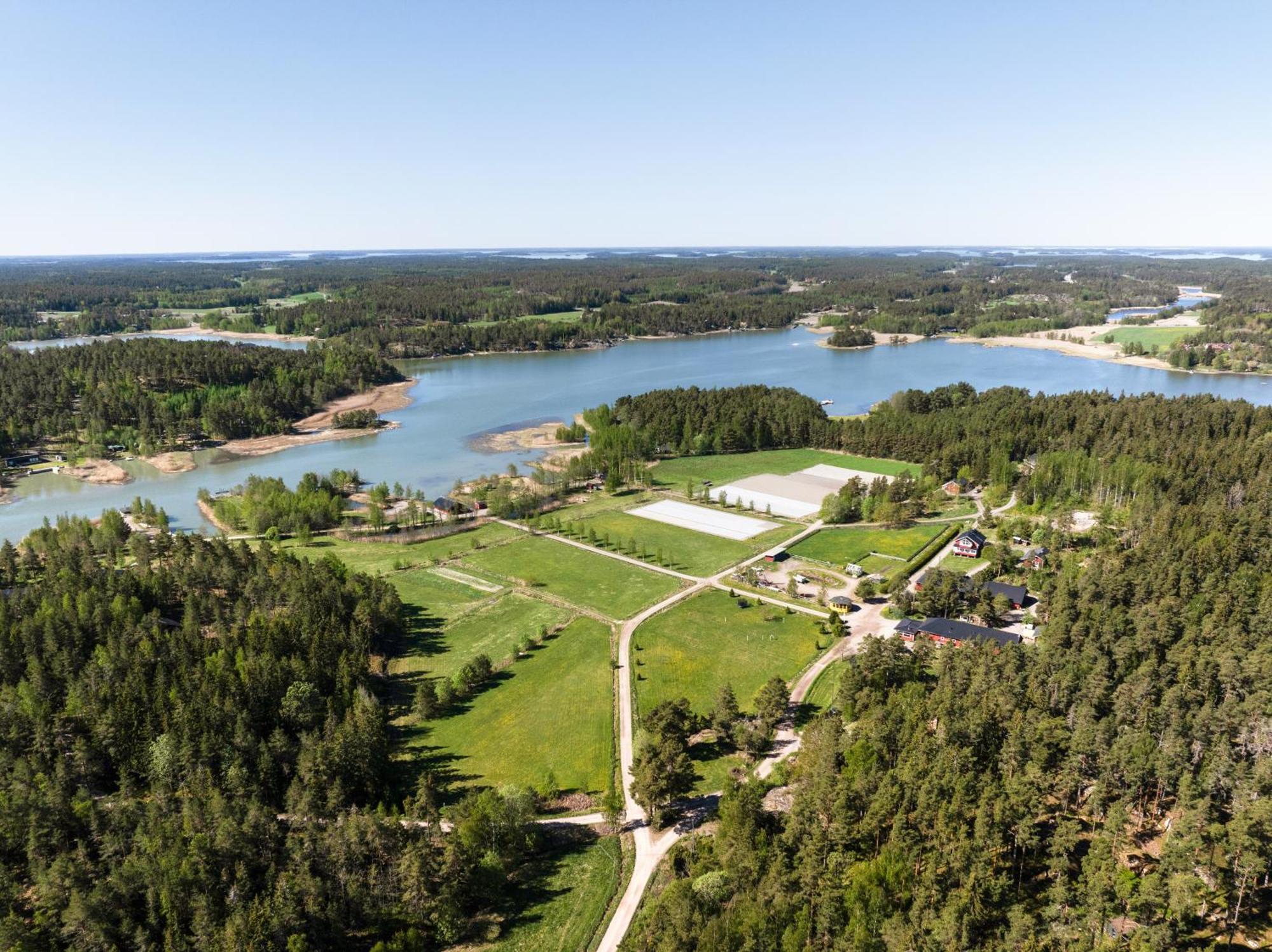 Lomahyppaeys Villa Naantali Luaran gambar