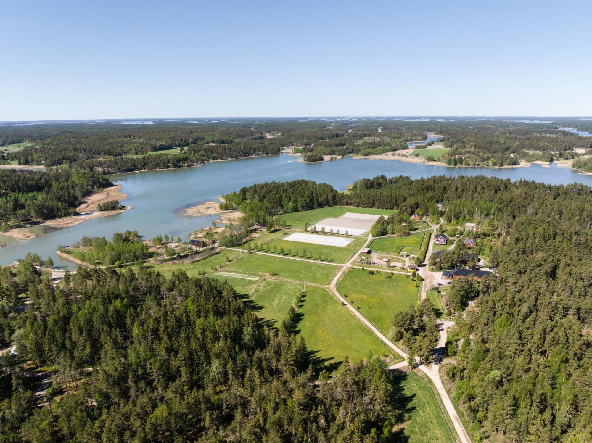 Lomahyppaeys Villa Naantali Luaran gambar