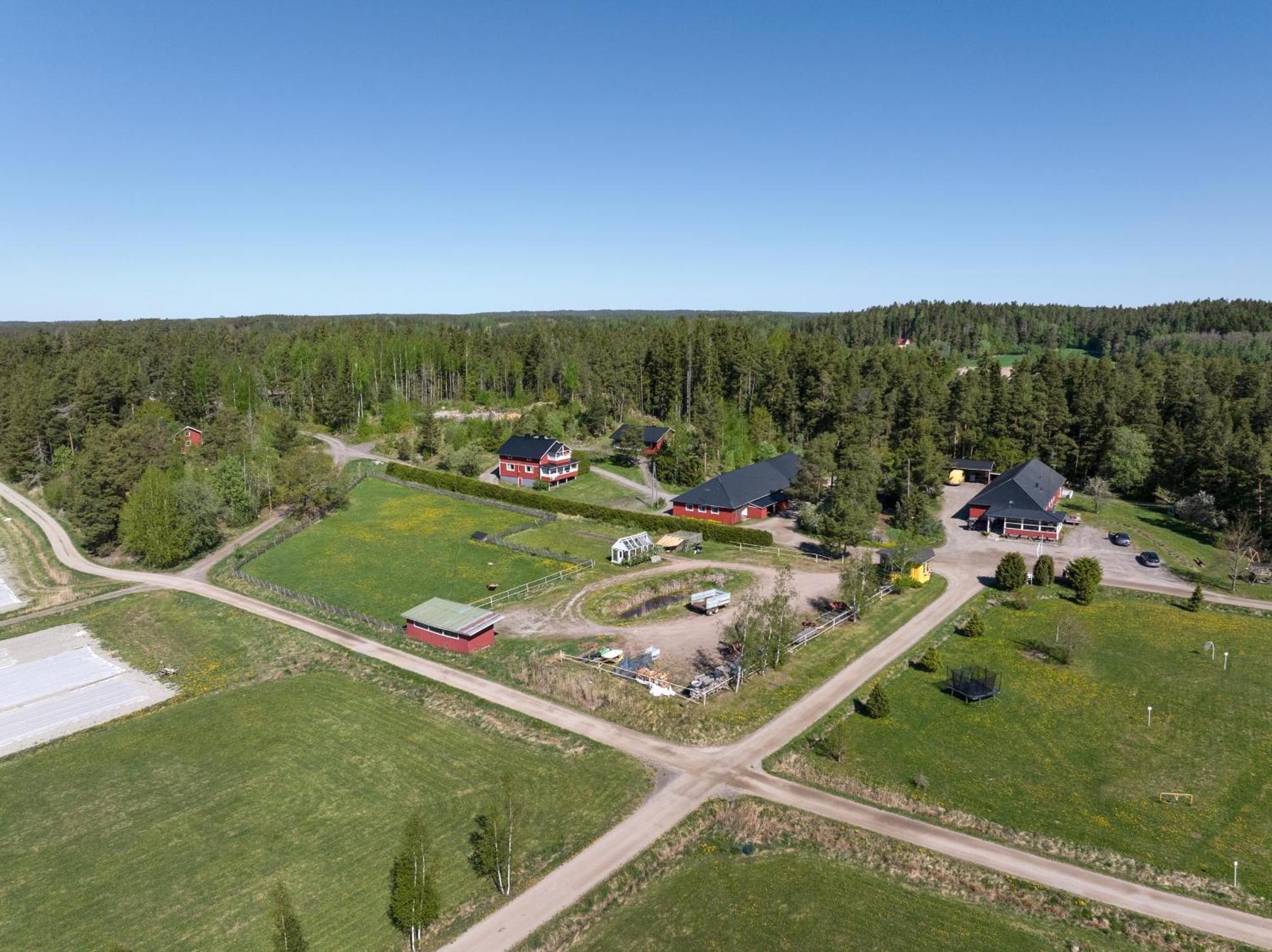 Lomahyppaeys Villa Naantali Luaran gambar